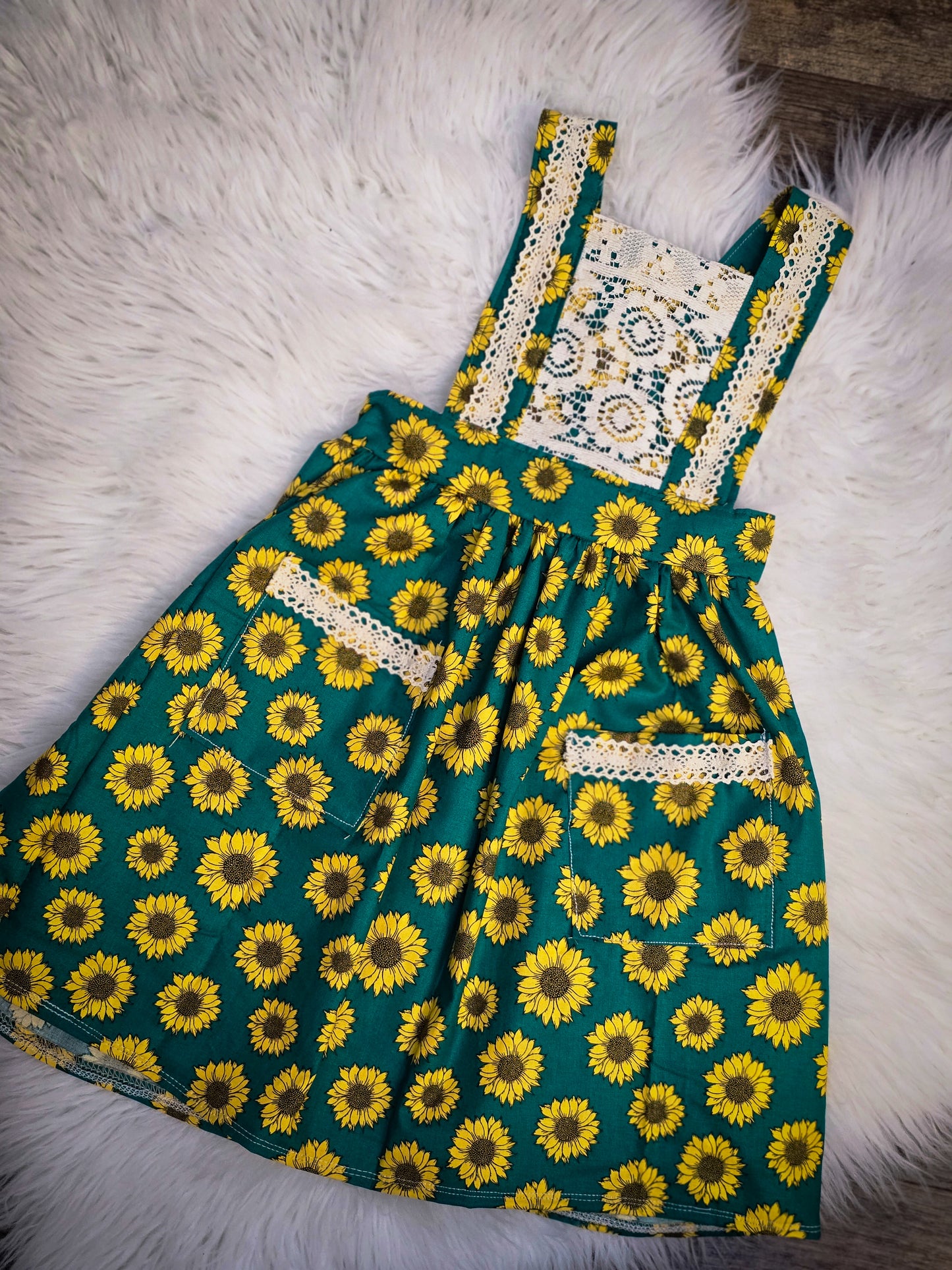 Size 4/5 Sunflower pinafore dress
