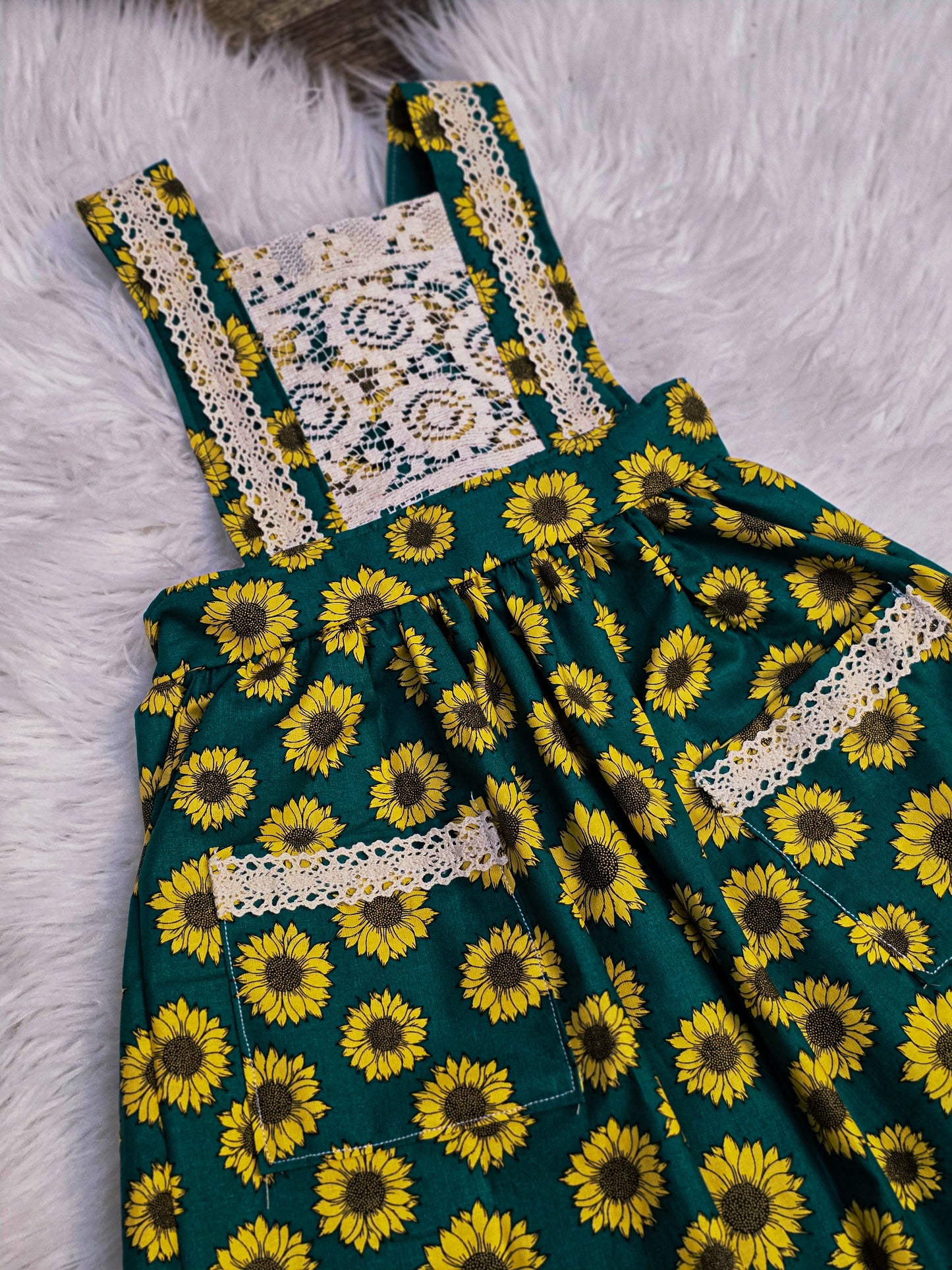 Size 4/5 Sunflower pinafore dress