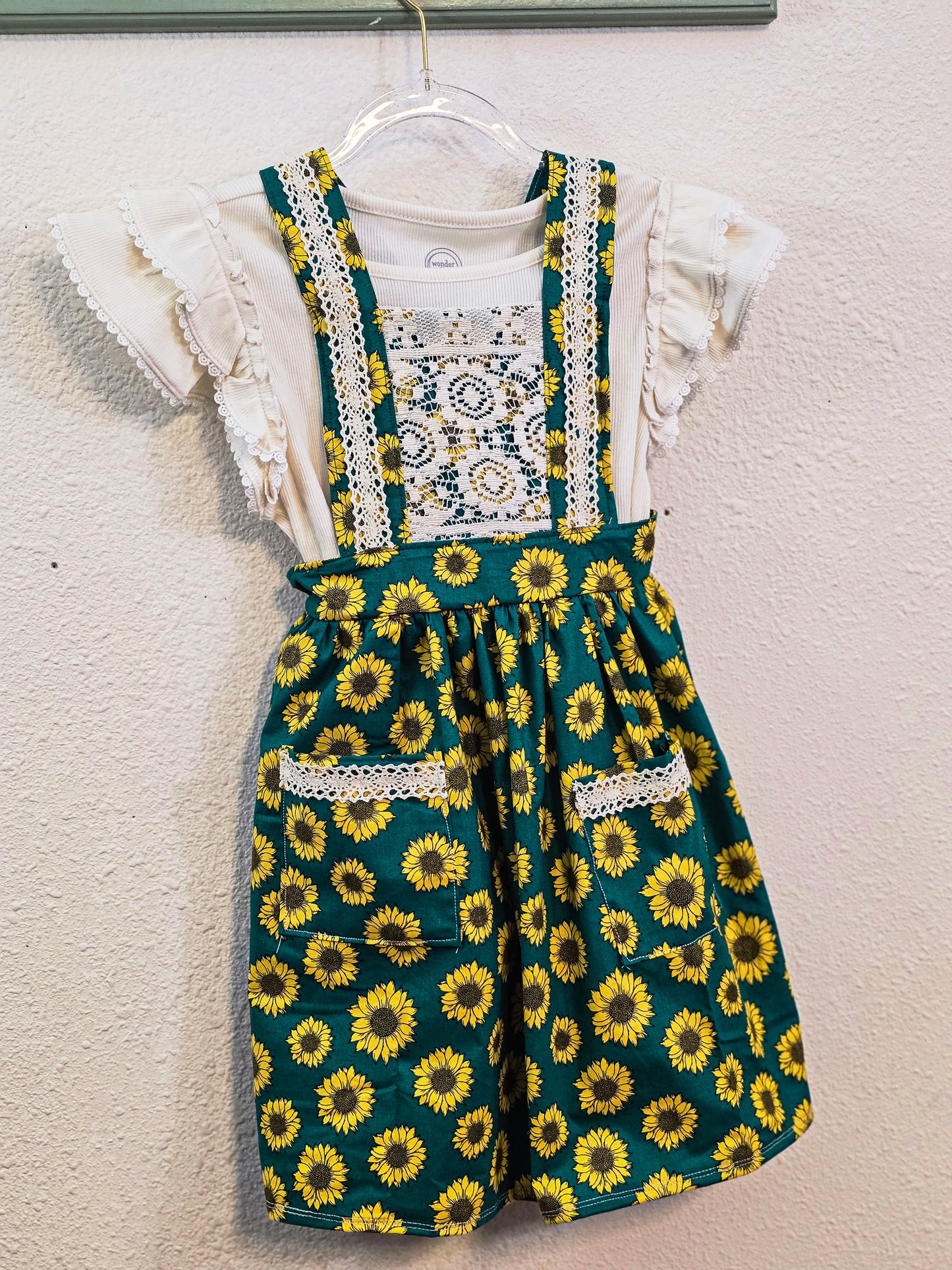 Size 4/5 Sunflower pinafore dress
